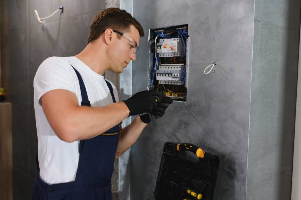 Best Local Electrician Companies  in Pinehurst, TX